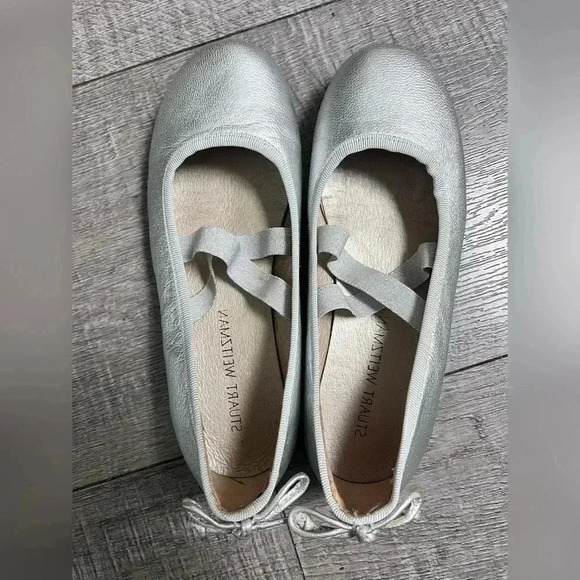 Stuart Weitzman Bolshoi Ballet Kids Silver Flats Size 13 Kids Like New - Picture 2 of 4